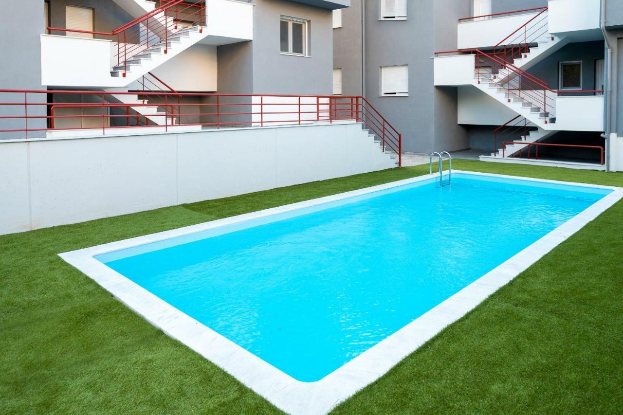 Hermes Design Suites Nea Iraklitsa Exterior foto